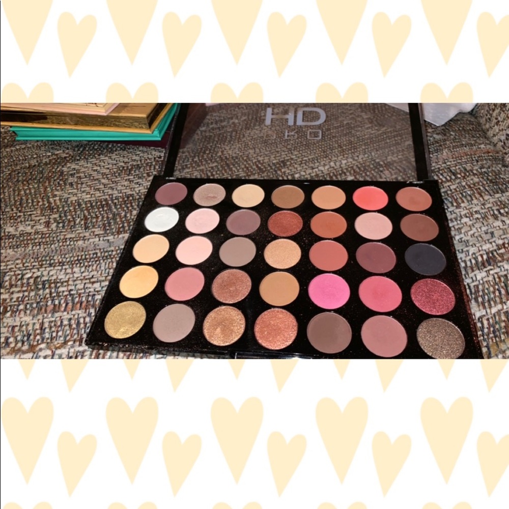 5 for 25 | Makeup Revolution Pro HD